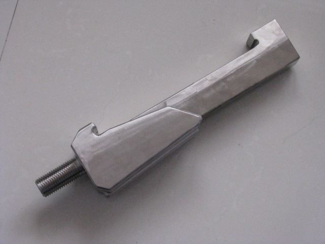 ˨